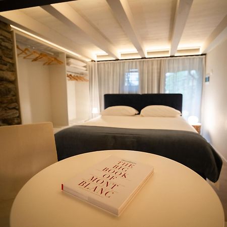 V&V Rentroom Design Gignod Phòng bức ảnh