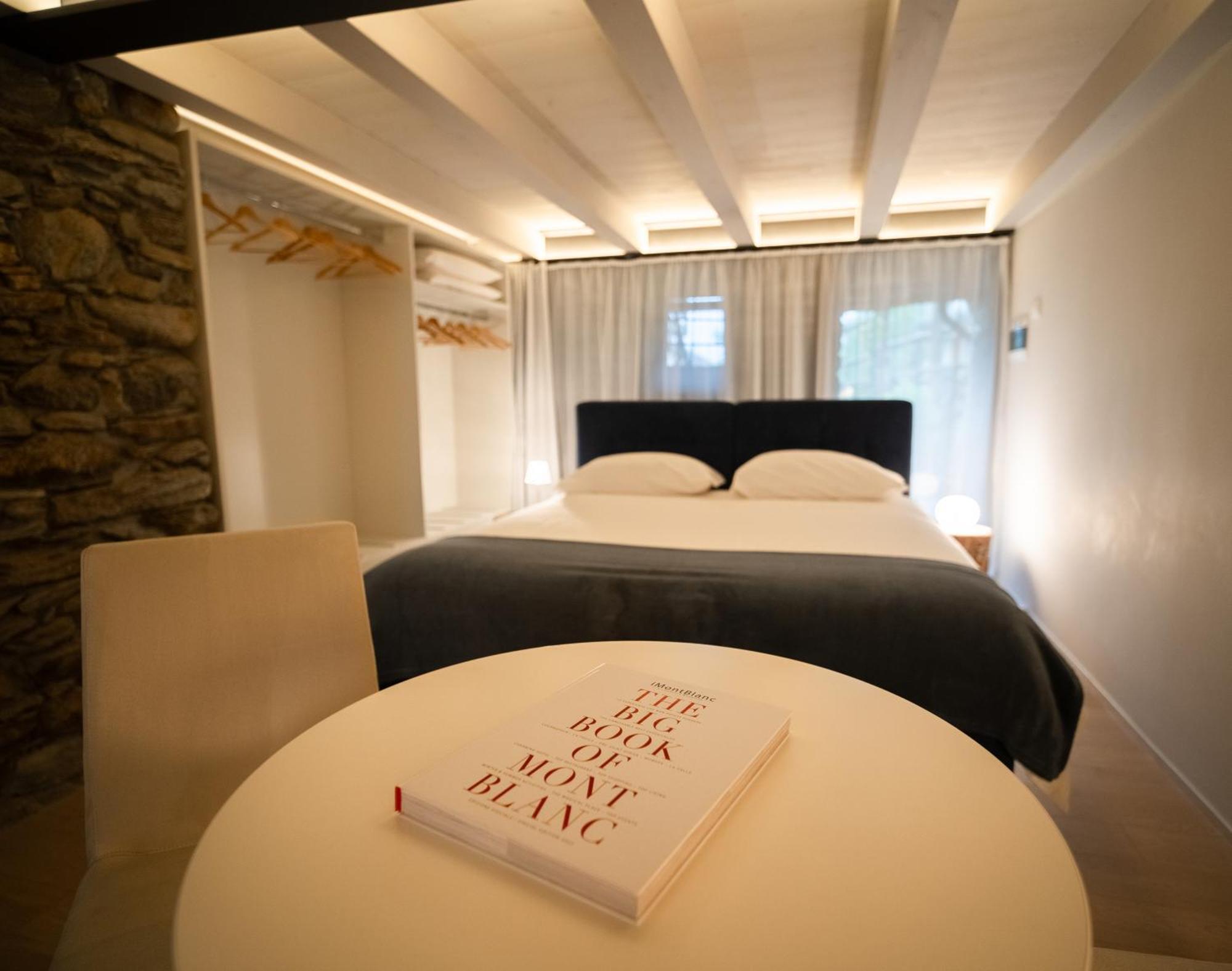 V&V Rentroom Design Gignod Phòng bức ảnh